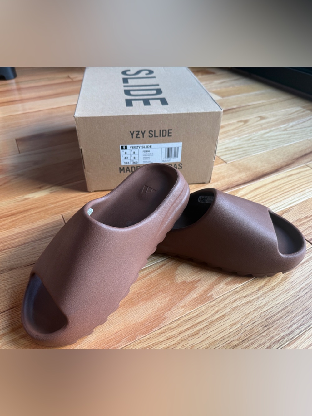 NWT adidas YZY Slide Sandal in Brown